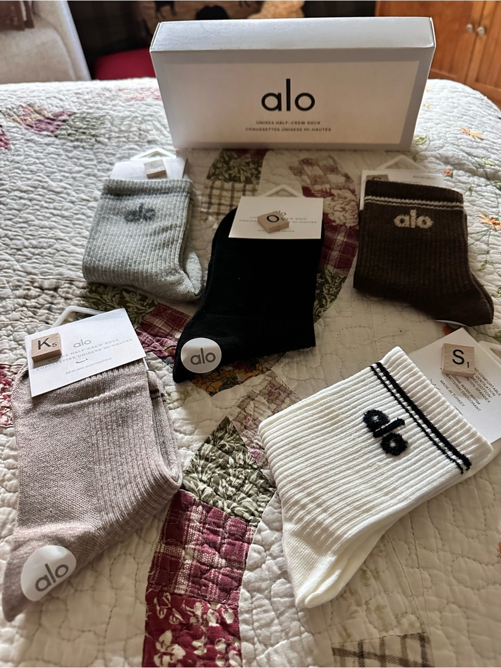 ALO Yoga a unisex  Ribbed Crew Socks  PICK ONE
